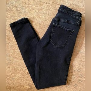 Universal Thread High waisted skinny jeans, size 6